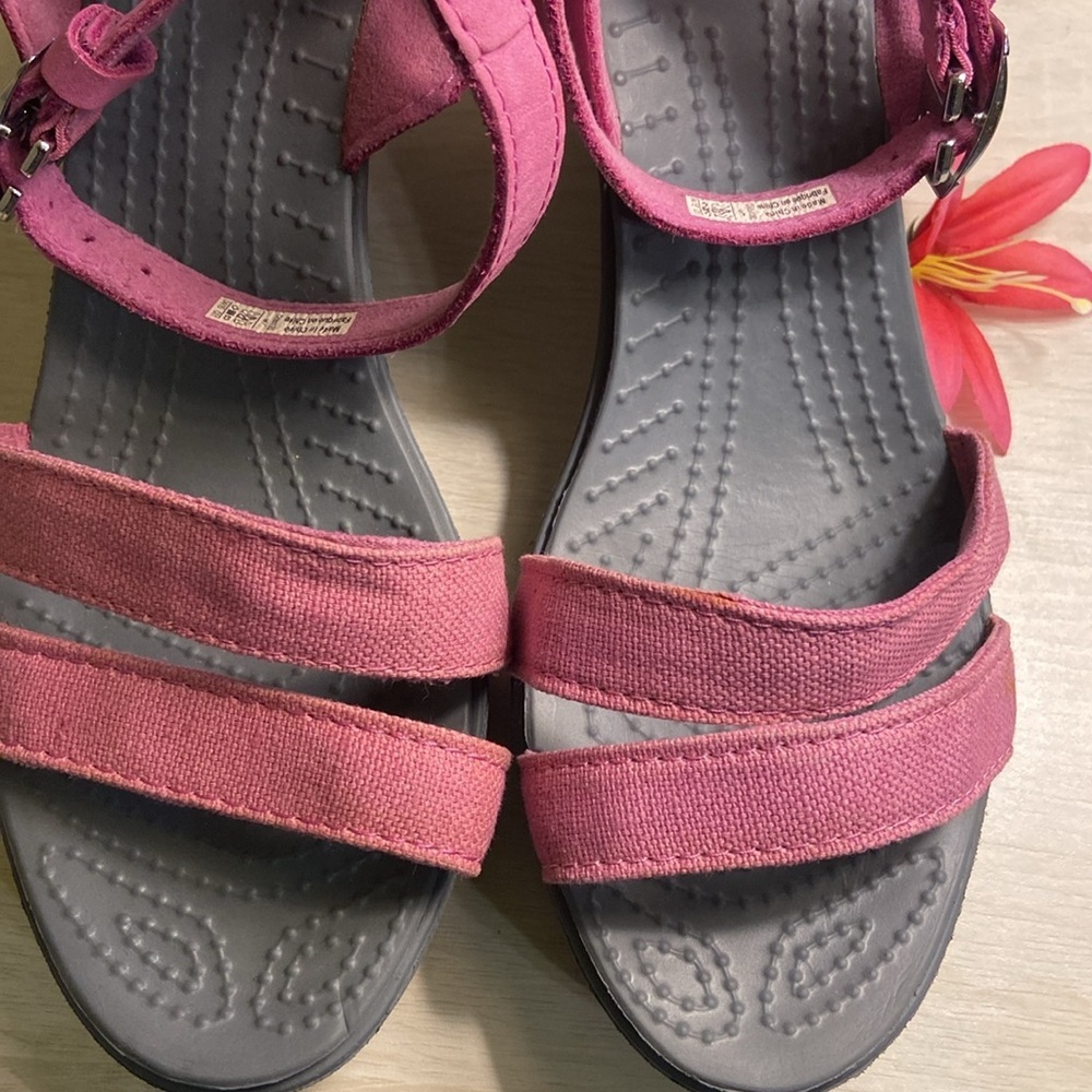 Pink Crocs Sandal - Picture 2 of 4